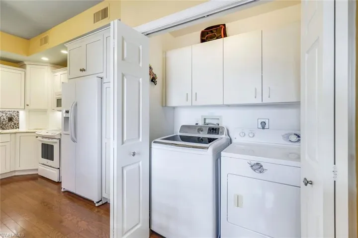 Full Size Washer & Dryer Stay!