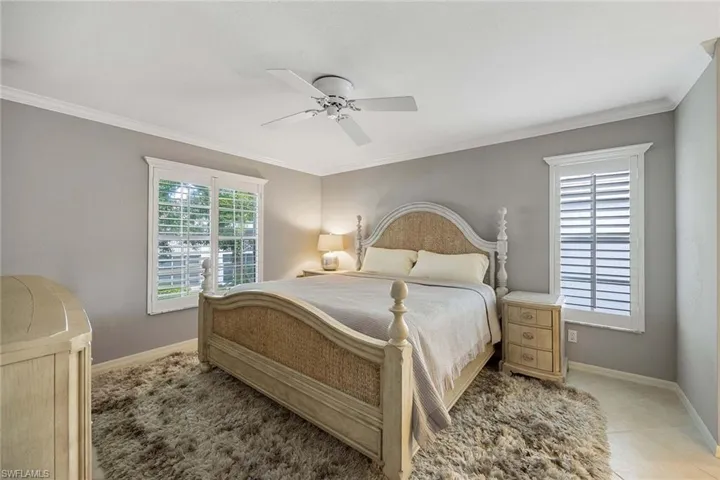 7070  Barrington  CIR, Naples, FL 34108