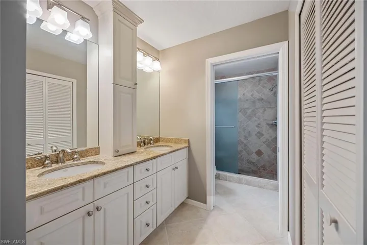 7070  Barrington  CIR, Naples, FL 34108