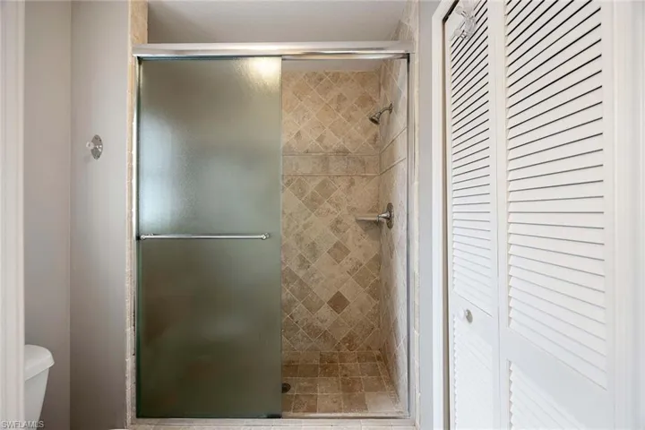 7070  Barrington  CIR, Naples, FL 34108