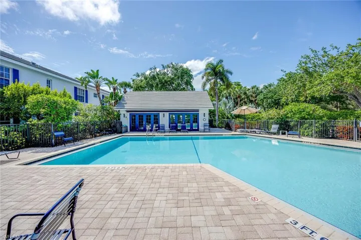 7070  Barrington  CIR, Naples, FL 34108