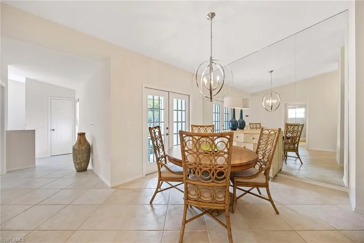 7070  Barrington  CIR, Naples, FL 34108