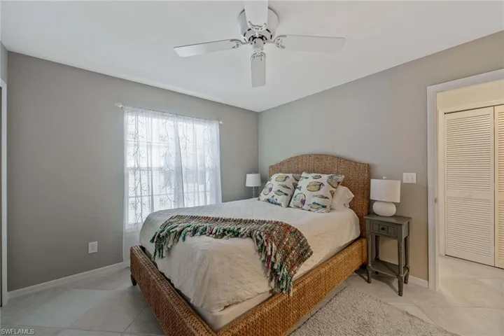 7070  Barrington  CIR, Naples, FL 34108