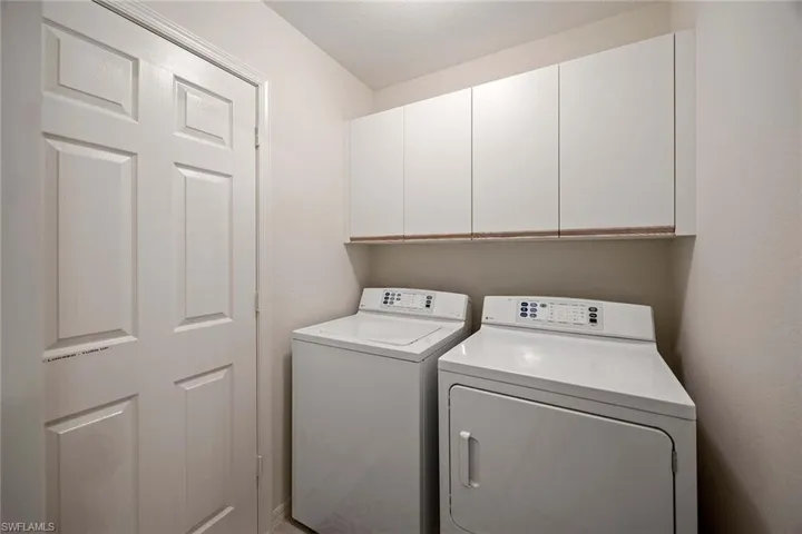7070  Barrington  CIR, Naples, FL 34108