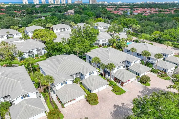7070  Barrington  CIR, Naples, FL 34108