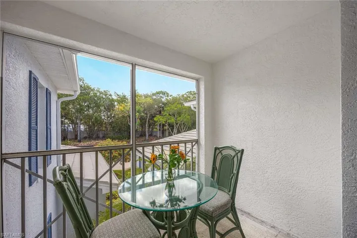 7070  Barrington  CIR, Naples, FL 34108