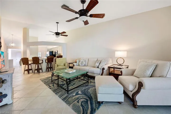7070  Barrington  CIR, Naples, FL 34108