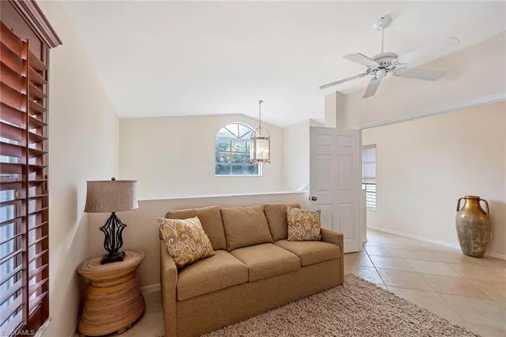 7070  Barrington  CIR, Naples, FL 34108