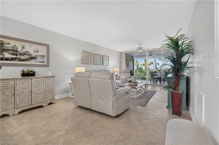 270 Naples Cove Dr 3403, Naples, Florida 34110