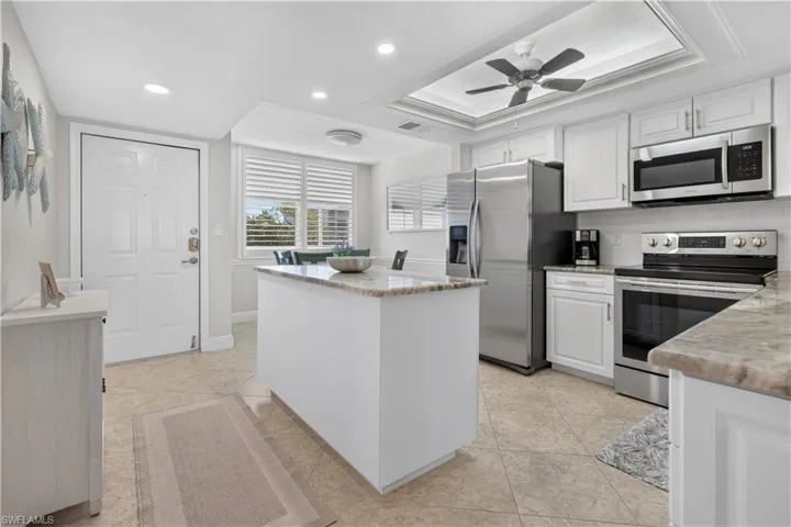 270 Naples Cove Dr 3403, Naples, Florida 34110
