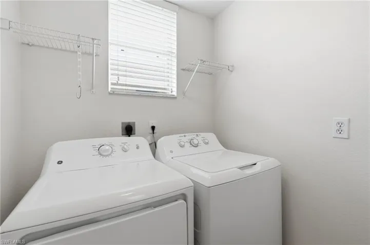 4327 Avian Ave, Fort Myers, Florida 33916
