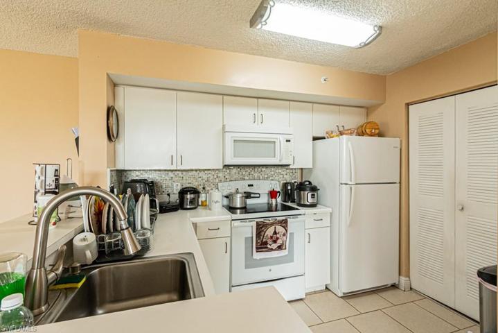 1150  Wildwood Lakes  BLVD, Naples, FL 34104
