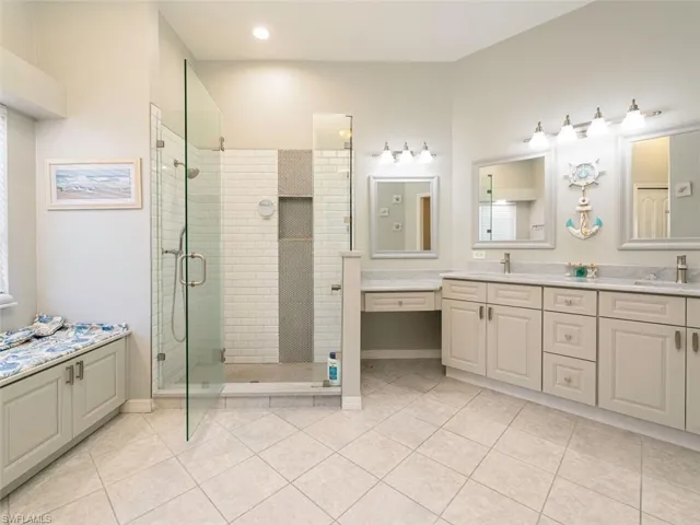 11941  Princess Grace  CT, Cape Coral, FL 33991