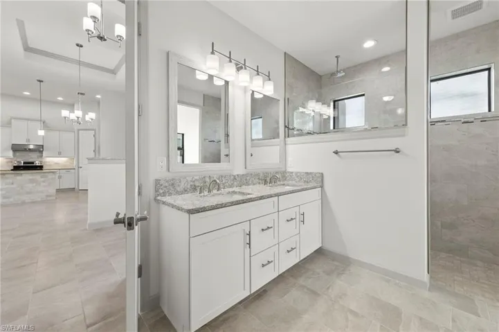 Master bath with quartz counter tops