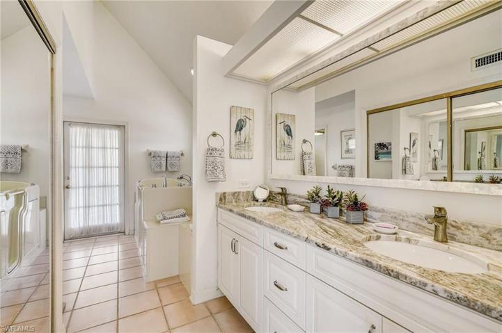 Primary Bathroom/Double Sinks