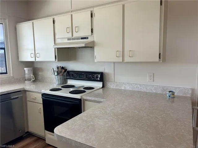 3141  Running Deer  DR, North Fort Myers, FL 33917