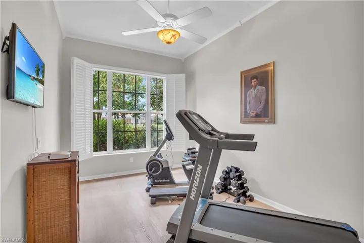 Bright space for sitting room, office or home gym.