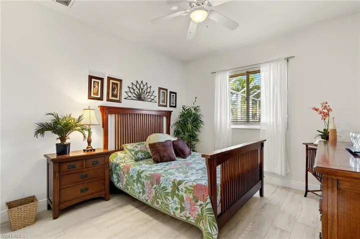 Guest bedroom 2