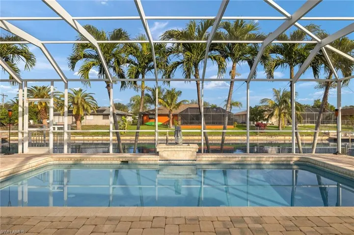 Pool view on Freshwater canal