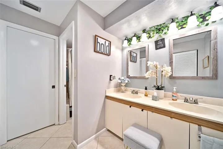 907  Big Pine  WAY, Fort Myers, FL 33907