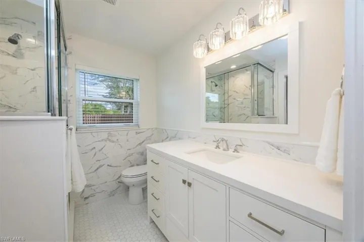 3560  Corana  WAY, Naples, FL 34105