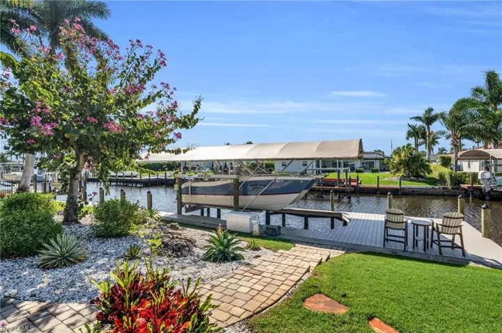956  Wittman  DR, Fort Myers, FL 33919