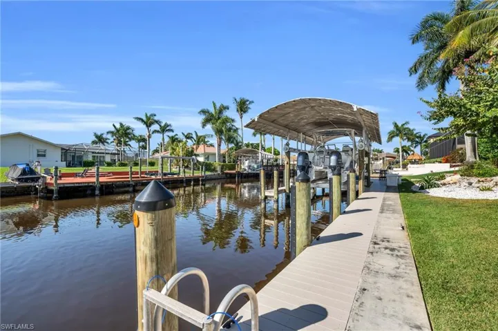 956  Wittman  DR, Fort Myers, FL 33919