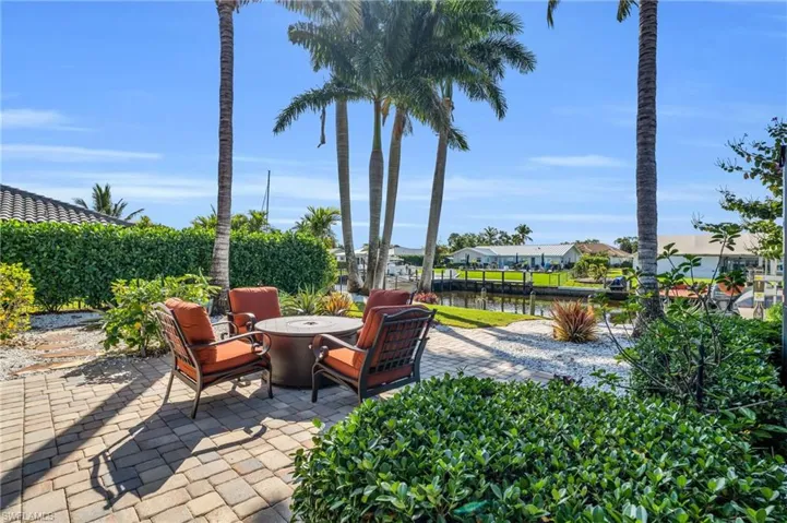 956  Wittman  DR, Fort Myers, FL 33919