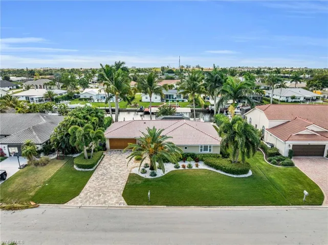 956  Wittman  DR, Fort Myers, FL 33919