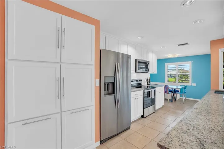 956  Wittman  DR, Fort Myers, FL 33919