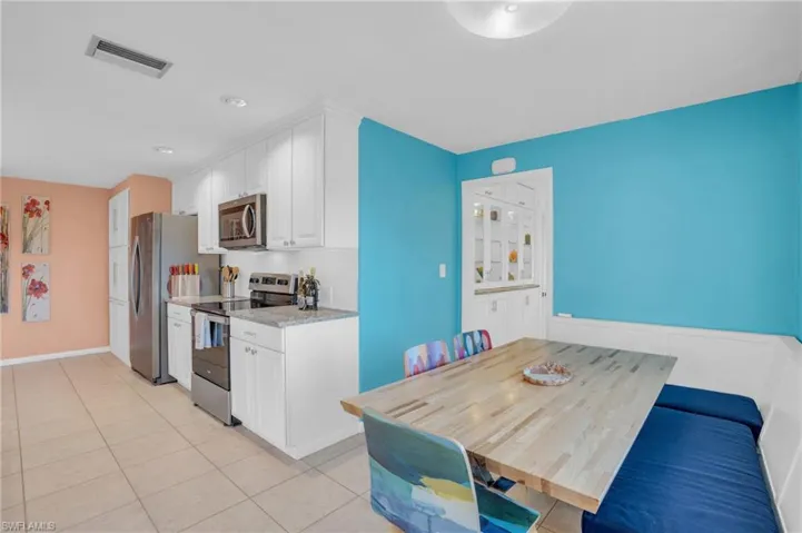 956  Wittman  DR, Fort Myers, FL 33919