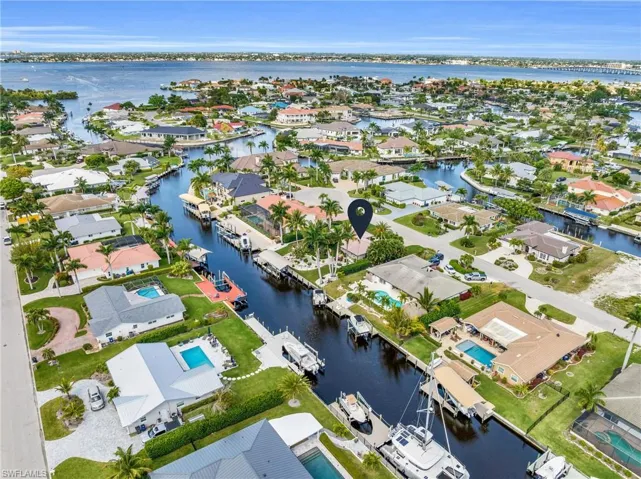 956  Wittman  DR, Fort Myers, FL 33919