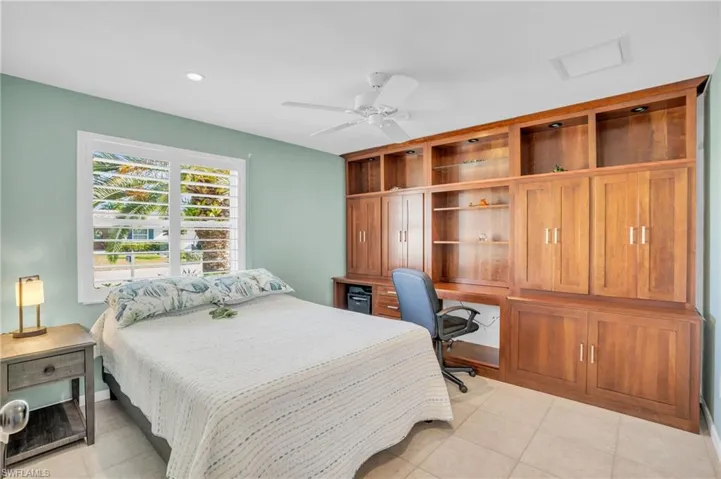 956  Wittman  DR, Fort Myers, FL 33919