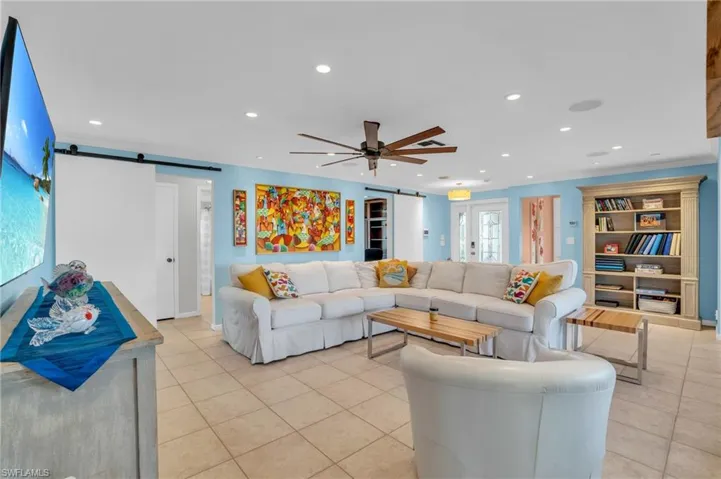 956  Wittman  DR, Fort Myers, FL 33919