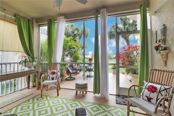 Live in lightness & fresh air with your glassed in lanai and open deck looking onto endless views