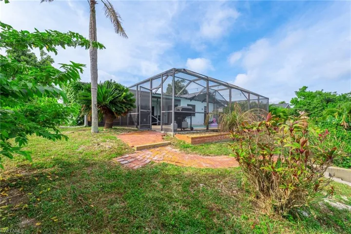 2113 SE 2nd TER, CAPE CORAL FL 33990