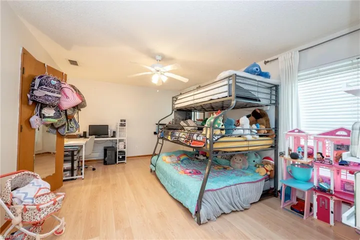2113 SE 2nd TER, CAPE CORAL FL 33990