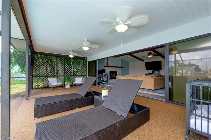 2113 SE 2nd TER, CAPE CORAL FL 33990