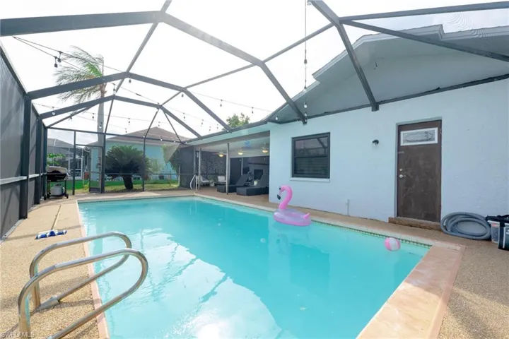 2113 SE 2nd TER, CAPE CORAL FL 33990