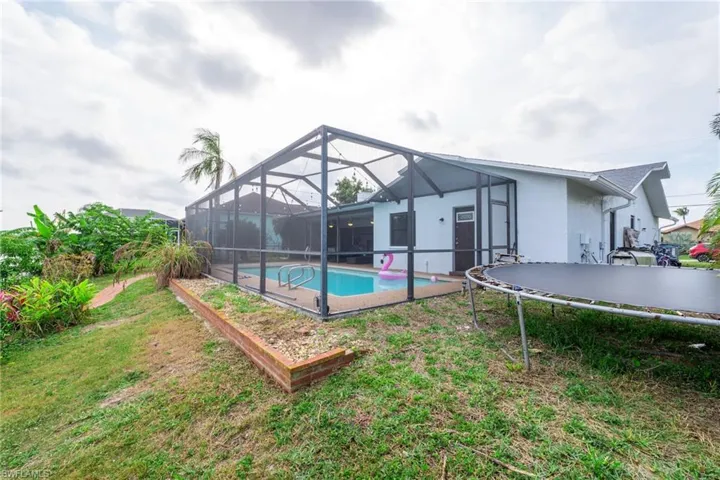 2113 SE 2nd TER, CAPE CORAL FL 33990