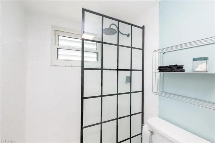 2113 SE 2nd TER, CAPE CORAL FL 33990