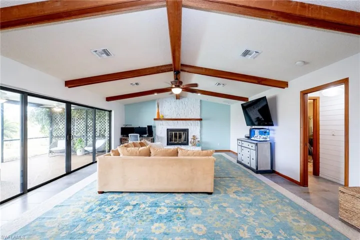 2113 SE 2nd TER, CAPE CORAL FL 33990