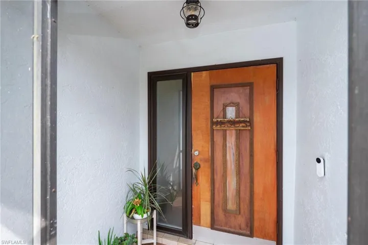 2113 SE 2nd TER, CAPE CORAL FL 33990