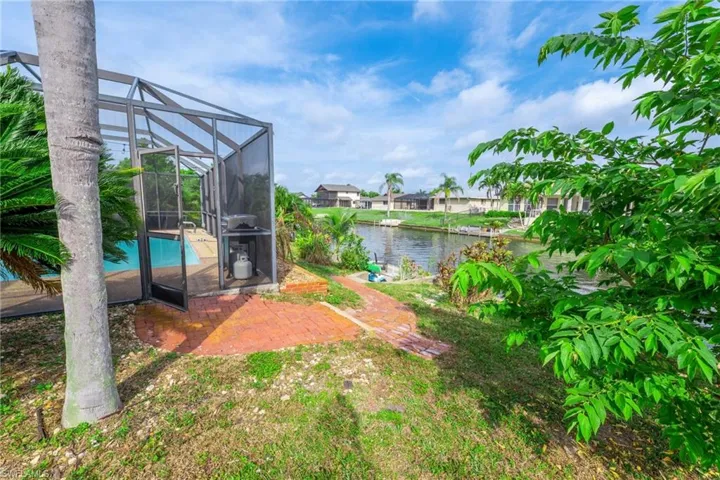 2113 SE 2nd TER, CAPE CORAL FL 33990