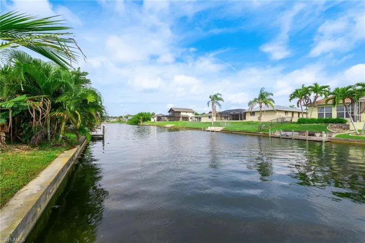 2113 SE 2nd TER, CAPE CORAL FL 33990
