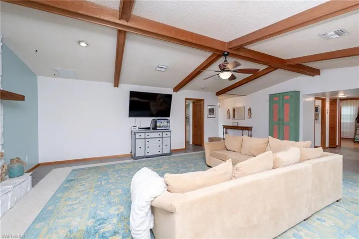 2113 SE 2nd TER, CAPE CORAL FL 33990