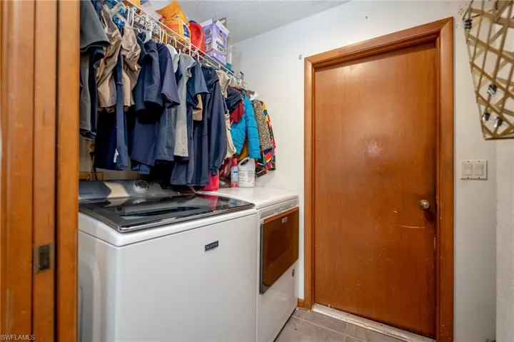 2113 SE 2nd TER, CAPE CORAL FL 33990