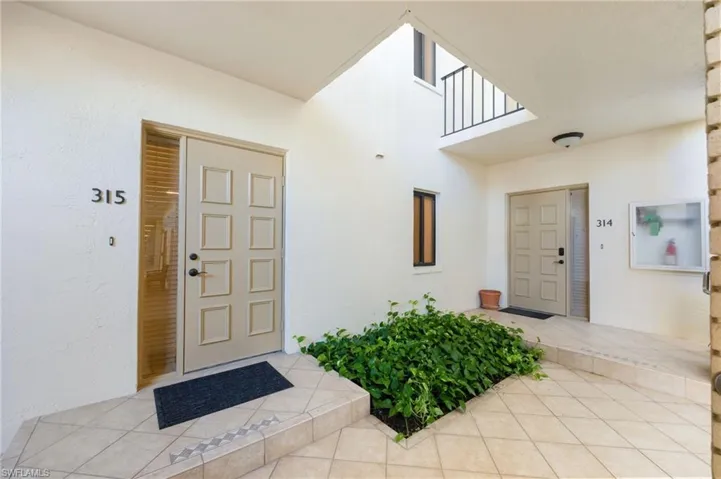 6760 Pelican Bay Blvd 315, Naples, Florida 34108