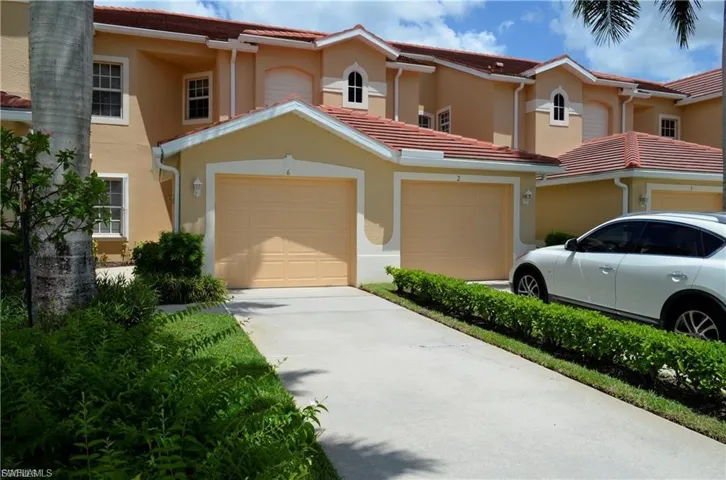 13215 Silver Thorn Loop 206, North Fort Myers, Florida 33903