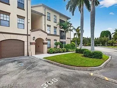13010 Positano Cir 108, Naples, Florida 34105